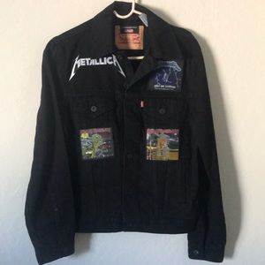 Levi’s black denim jacket small.